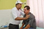 Las especialidades ofrecidas en la brigada de Salud en Fortul, incluia cirugía, pediatría, oftalmología, anestesiología, pediatría, medicina interna, urología, ginecología y dermatología,